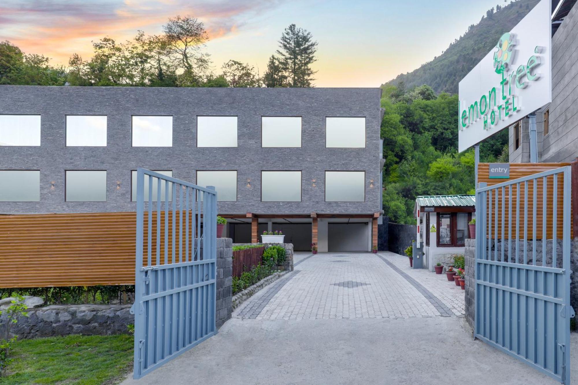 Span Inn Suites Manali Baragrān Exteriér fotografie
